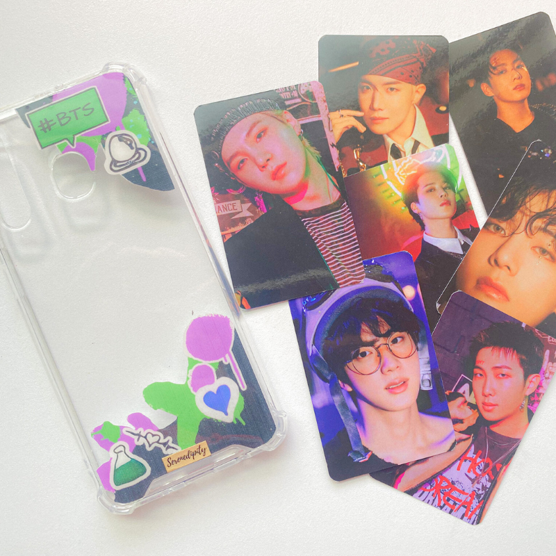 Season's Greetings Window Case